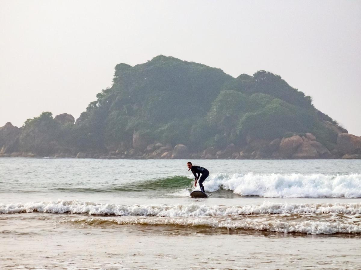 Surf & Party Weligamaホステル エクステリア 写真