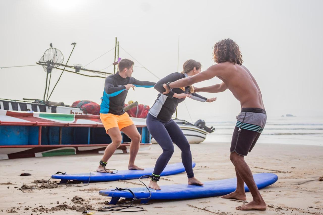 Surf & Party Weligamaホステル エクステリア 写真