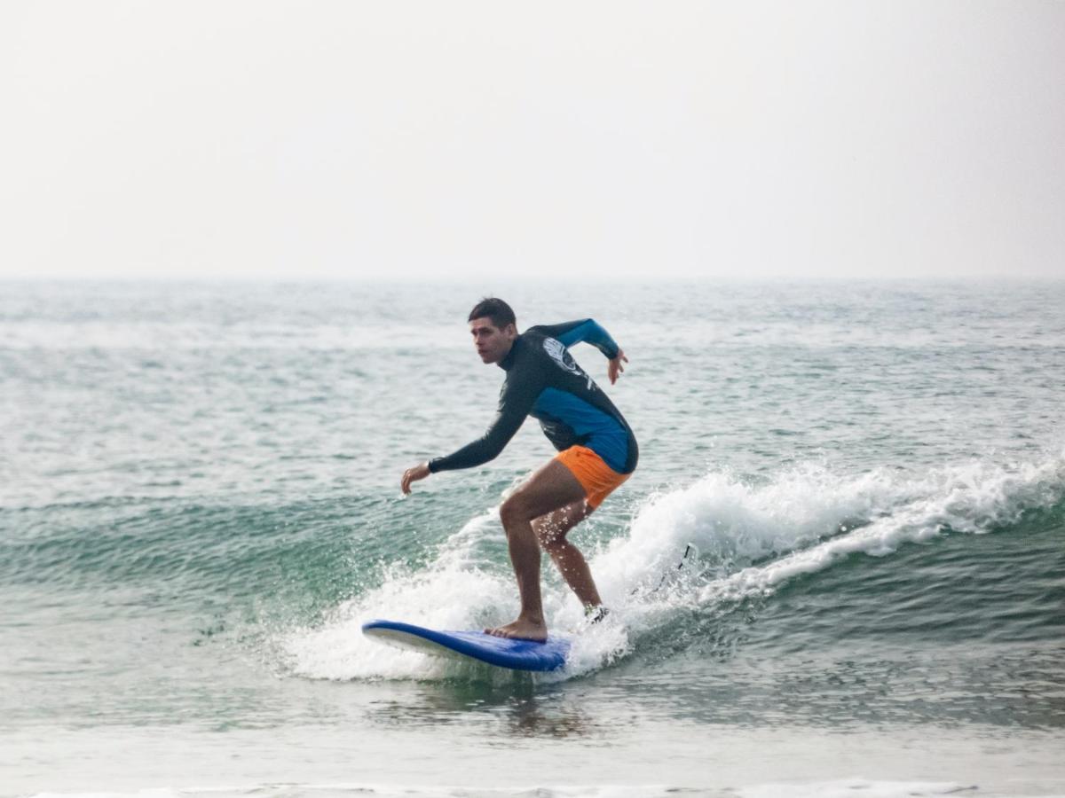 Surf & Party Weligamaホステル エクステリア 写真
