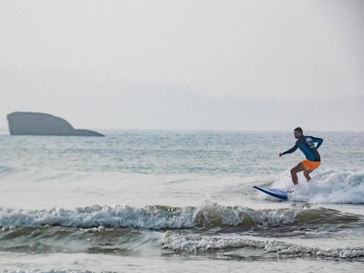 Surf & Party Weligamaホステル エクステリア 写真